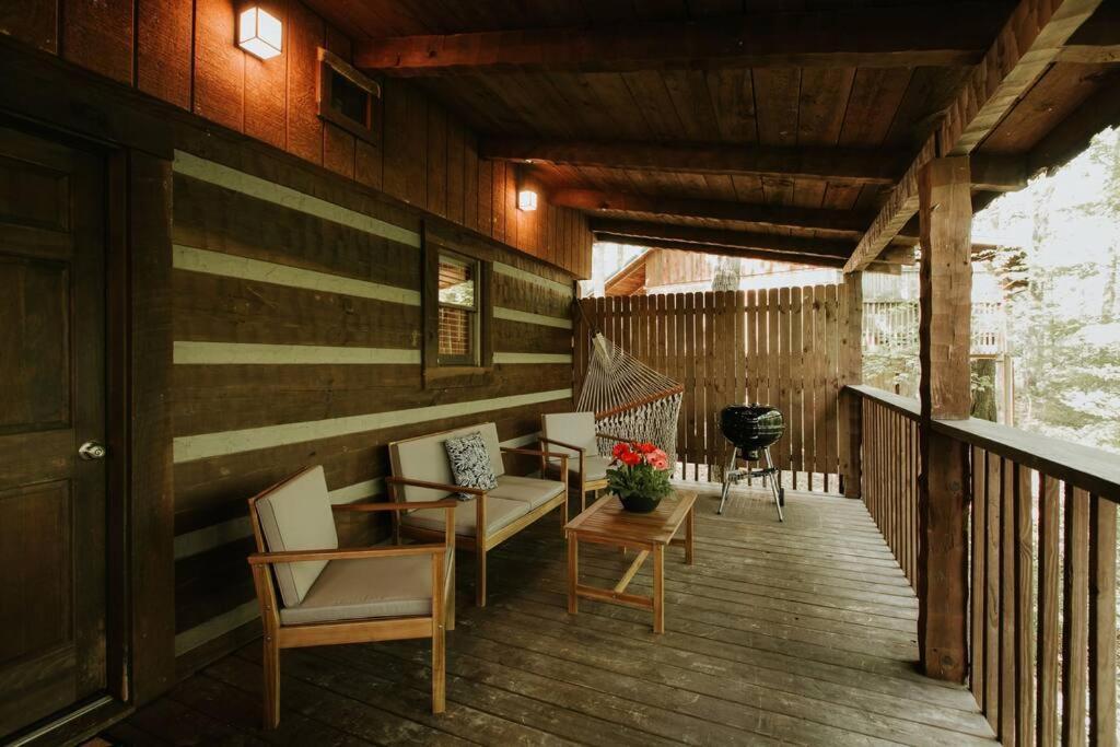 Southern Oak Cabin - Newly Remodeled - Close To All Attractions Sevierville Exterior photo