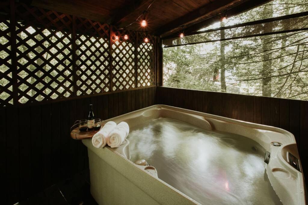 Southern Oak Cabin - Newly Remodeled - Close To All Attractions Sevierville Exterior photo
