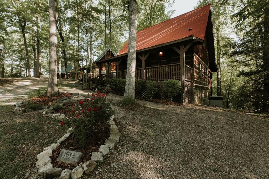 Southern Oak Cabin - Newly Remodeled - Close To All Attractions Sevierville Exterior photo